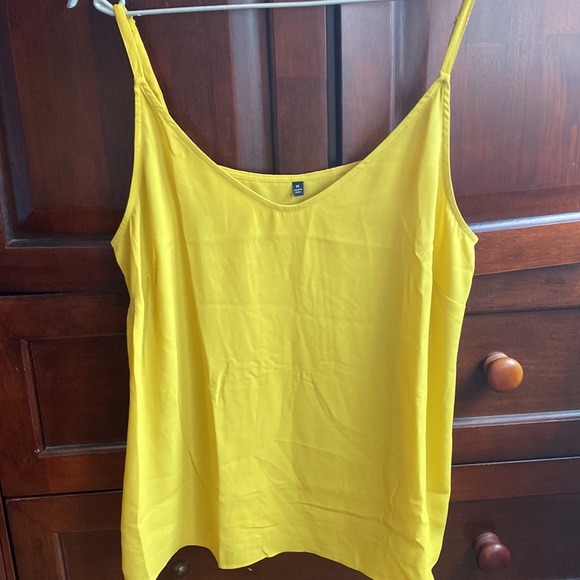 Cabi yellow floral top with liner - Picture 5 of 5